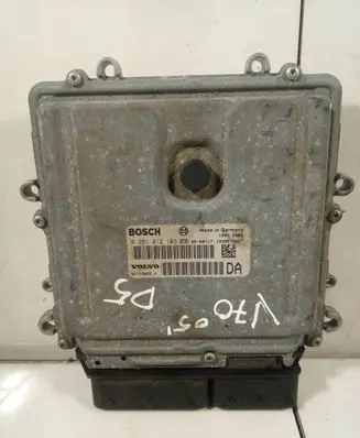 Volvo V70 Engine control unit/module 30729826A 1039S10667 0281012103