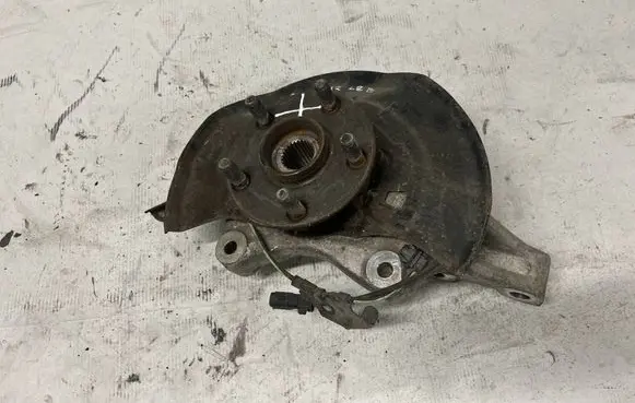 Front wheel hub