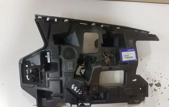Volvo V40 Front bumper mounting bracket 31425002