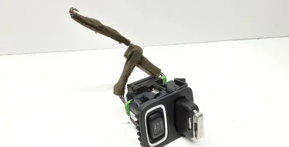 Volvo V70 Ignition lock AH4N15607AE 31318791