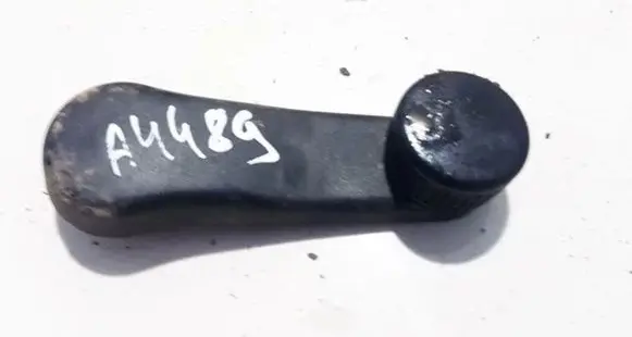 Volkswagen Golf III Front door window winding handle 1H0837581B