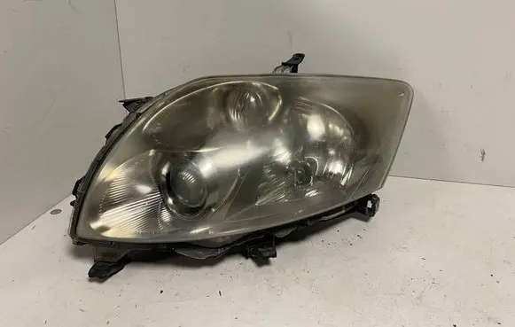 Toyota Auris 150 Headlight/headlamp 8115002510