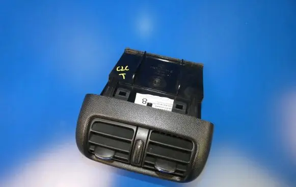 Mercedes-Benz CLC CL203 Rear air vent grill 