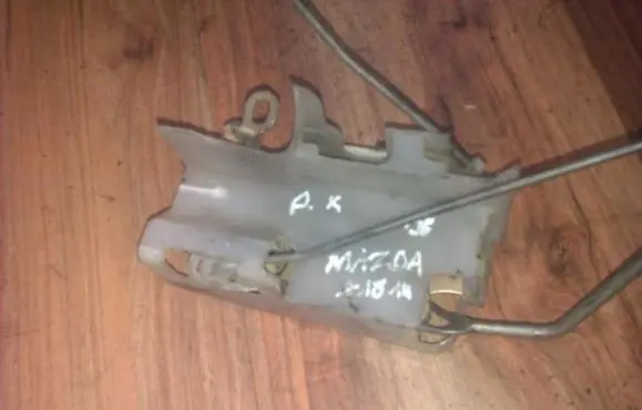 Mazda 323 Front door lock