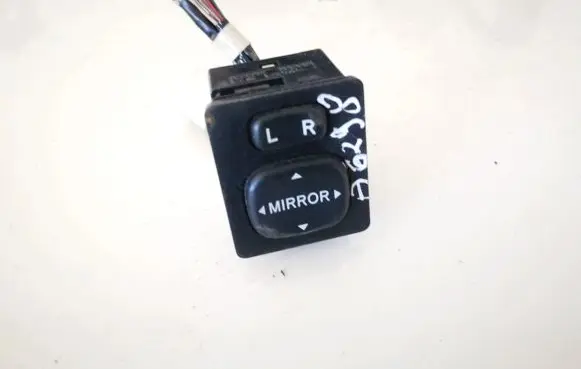 Toyota Avensis Verso Wing mirror switch 769746a 183574