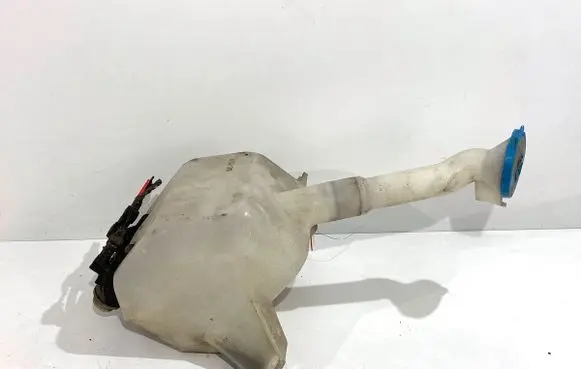 Windshield washer fluid reservoir/tank