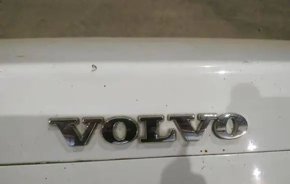 Volvo S40 Manufacturer badge logo/emblem 