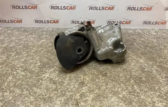 Volvo S40, V40 Engine mount bracket 30611139 3318040