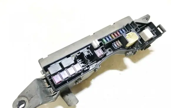 Toyota Corolla Verso E121 Fuse box set