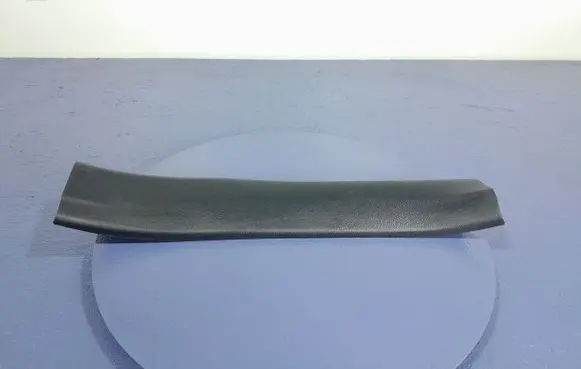 Foot area side trim