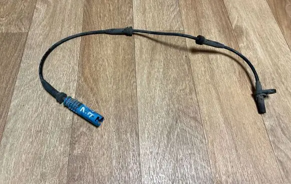 BMW 5 E60 E61 ABS brake wheel speed sensor 6908705