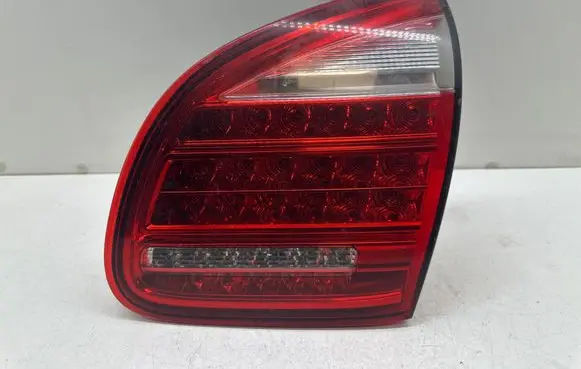 Porsche Cayenne (92A) Tailgate rear/tail lights 