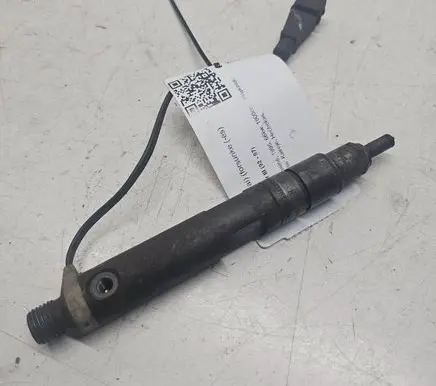 Fuel injector