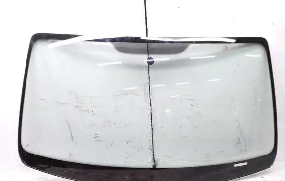 Volkswagen Amarok Front windscreen/windshield window 
