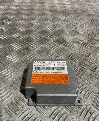 Mercedes-Benz E W211 Airbag control unit/module 2118701185 0285010146 0710025640