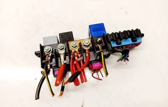 Audi A4 S4 B5 8D Fuse box set 8l0941822a
