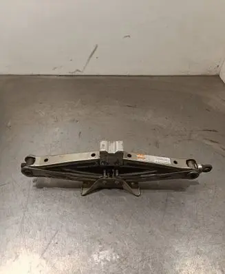 Suzuki Grand Vitara II Lift Jack 