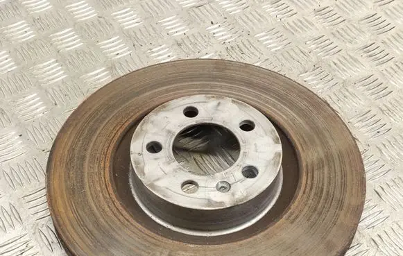 Volkswagen Polo VI Front brake disc