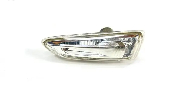 Opel Astra J Front fender indicator light 13273103
