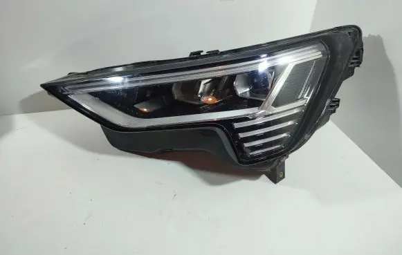 Audi e-tron Headlight/headlamp 4KE941039