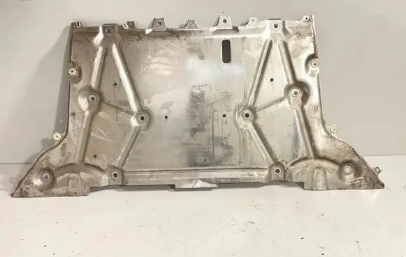 BMW i4 Engine splash shield/under tray 7915376
