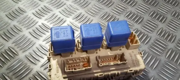 Nissan X-Trail T30 Fuse box set