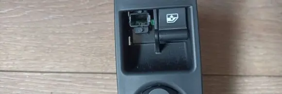 Alfa Romeo Mito Electric window control switch 01560851700