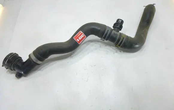 Engine coolant pipe/hose