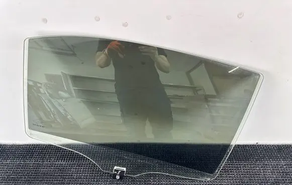 Mercedes-Benz S W221 Rear door window glass 43R00257