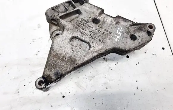 Volkswagen Jetta V Engine mounting bracket 03G199207F