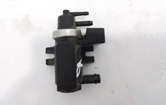 Mercedes-Benz A W169 Turbo solenoid valve A0051535528