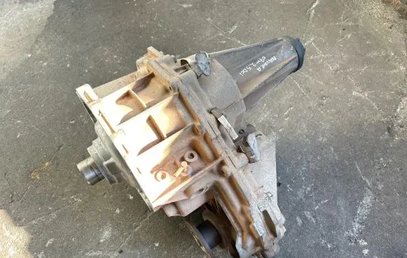 Nissan Navara D40 Gearbox transfer box case EA310 3126561349 6561349