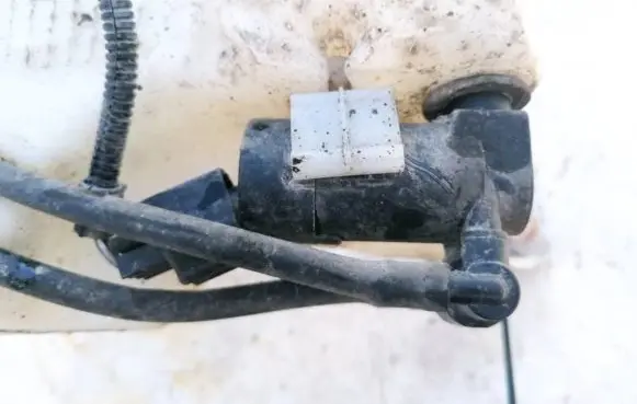 Ford Focus Windscreen/windshield washer pump