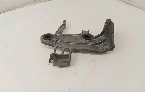 Mercedes-Benz E W212 Air filter cleaner box bracket assembly A6510900041 211420101