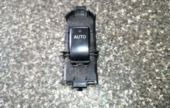 Toyota Avensis Verso Electric window control switch 8403044020
