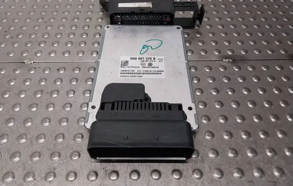 Volkswagen PASSAT B8 Suspension control unit/module 5Q0907376B