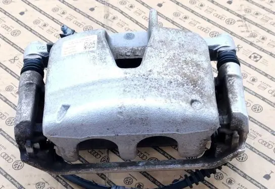 Front brake caliper