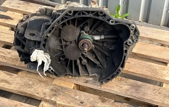 Opel Vivaro Manual 6 speed gearbox 