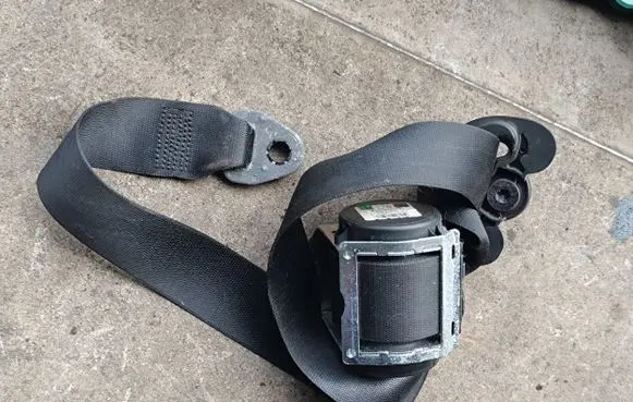 BMW 5 E60 E61 Front seatbelt 601629600D