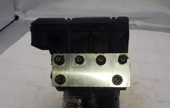 Volkswagen Golf IV ABS Pump 1J0907379P 10094903313 1J0614117D