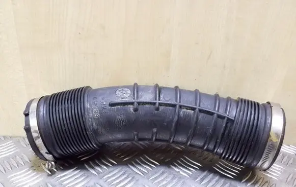 Volvo XC70 Intercooler hose/pipe 6898050