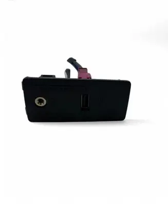 Volvo XC90 USB socket connector 31389705