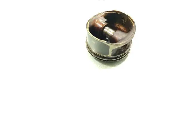 Volkswagen Golf IV Piston 
