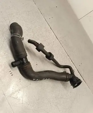 Coolant pipe/hose
