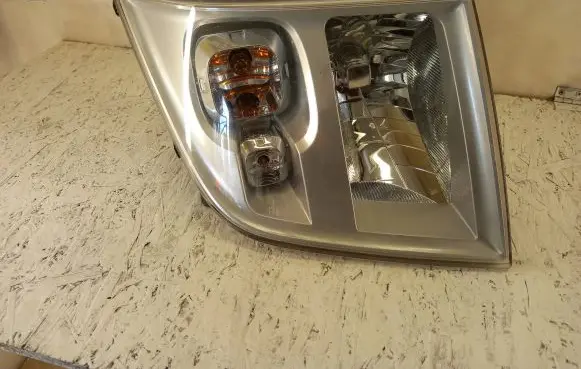 Ford Transit Headlight/headlamp 084311175L 4311175L