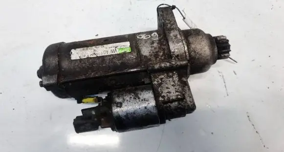 Volkswagen PASSAT B7 Starter motor 