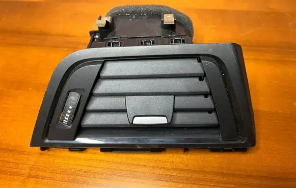BMW 3 F30 F35 F31 Dash center air vent grill 9218550 508837