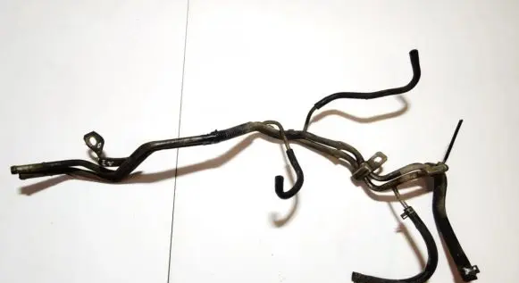 Mazda 323 F Fuel line pipe