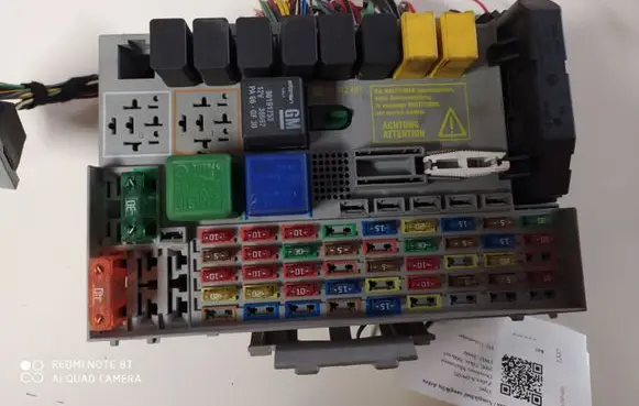 Opel Zafira A Fuse module 24412497 24431677