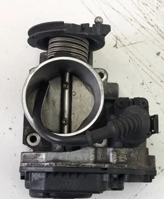 Audi A4 S4 B5 8D Throttle valve 058133063C 408237211002